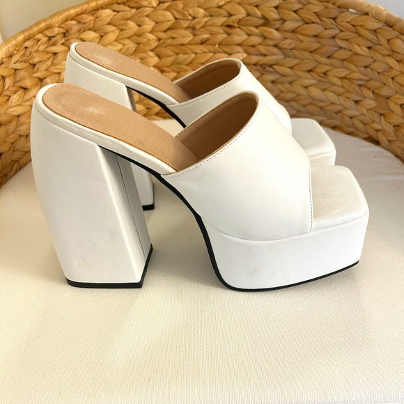 Shoes - Platform block women's heels - white pleather// size 7